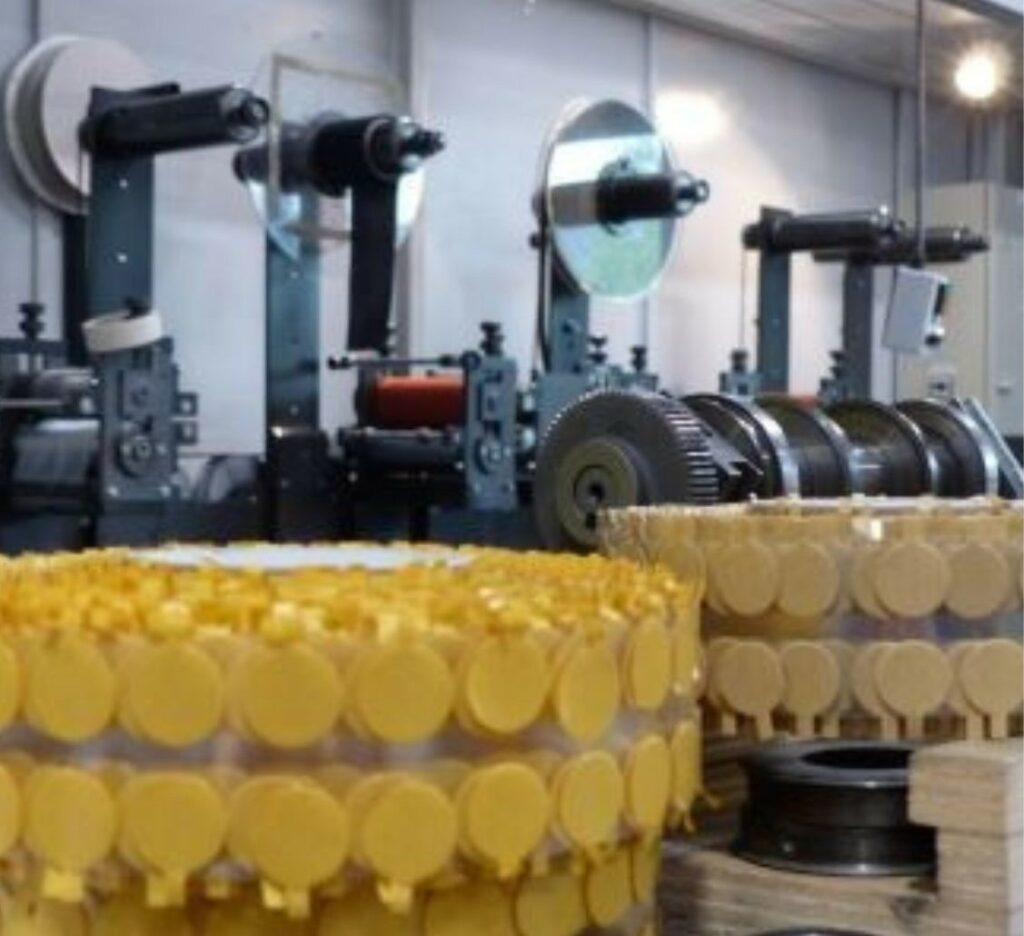 Converting rotative découpe pastilles adhésives