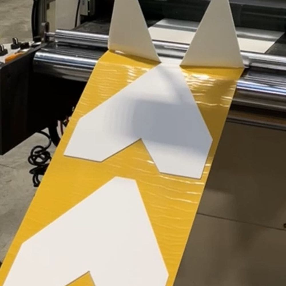 Converting découpe formats sur mesure presse à plar